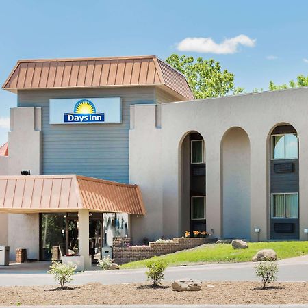 Days Inn By Wyndham Clive - West Des Moines Exterior foto