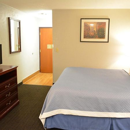 Days Inn By Wyndham Clive - West Des Moines Exterior foto