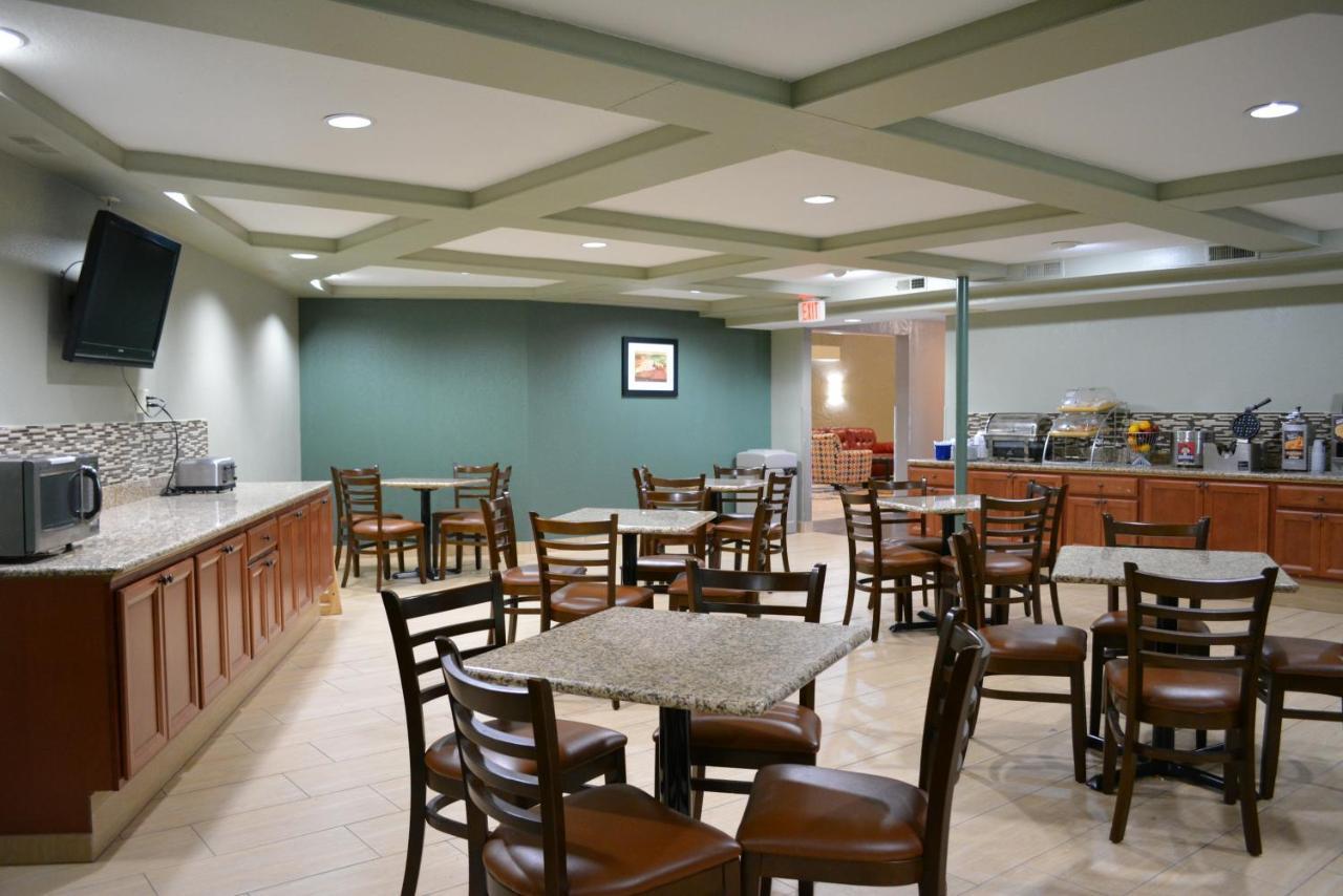 Days Inn By Wyndham Clive - West Des Moines Exterior foto