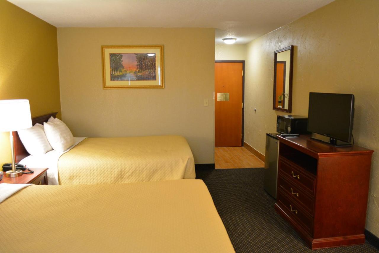 Days Inn By Wyndham Clive - West Des Moines Exterior foto