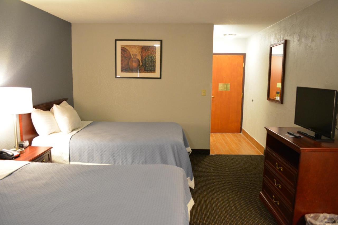 Days Inn By Wyndham Clive - West Des Moines Exterior foto